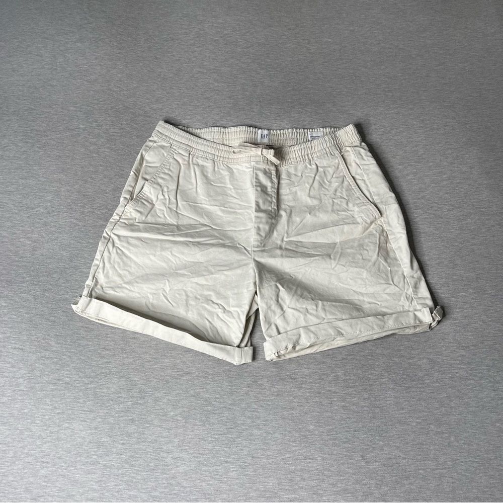 GAP Men’s Easy Essential 8” Cotton Blend-Woven Shorts